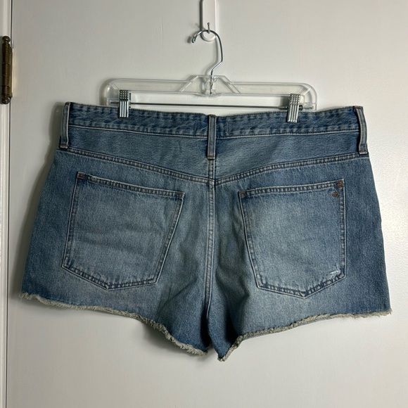 NWT Madewell Relaxed Destructed Edition Denim Shorts Size 33 - Picture 4 of 12